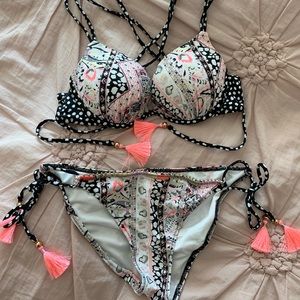 VS bikini